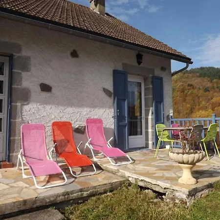 Maison De Caractere Avec Jardin, 5 Pers., - Parc Des Volcans D'auvergne - Fr-1-742-117 Holiday home Condat (Cantal)