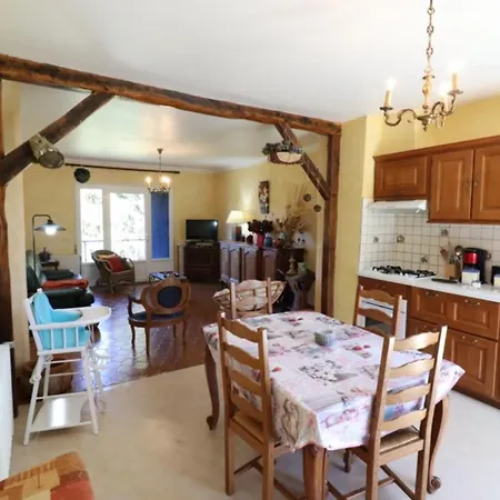 Maison De Caractere Avec Jardin, 5 Pers., - Parc Des Volcans D'auvergne - Fr-1-742-117 Holiday home *