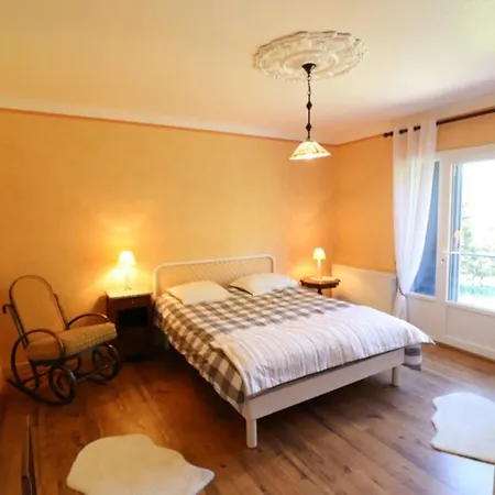 Holiday home Maison De Caractere Avec Jardin, 5 Pers., - Parc Des Volcans D'auvergne - Fr-1-742-117
